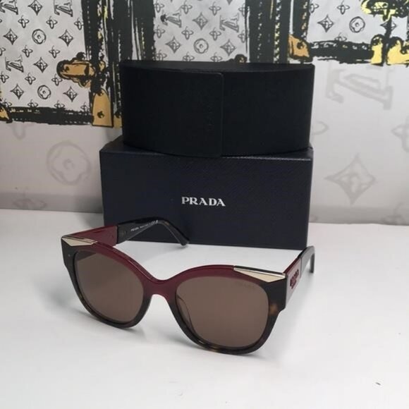 💯- Authentic New Dark Brown Cat Eye Ladies Sunglasses PR 02WSF 07C0D1 56 - Picture 6 of 13